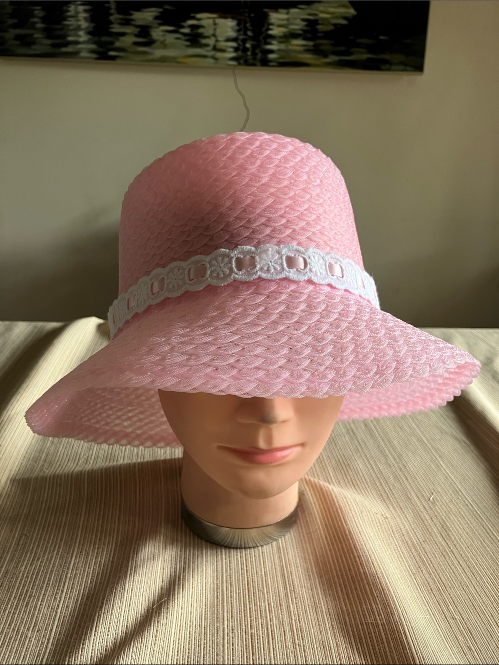Chic Pink Bucket Hat with White Lace Band